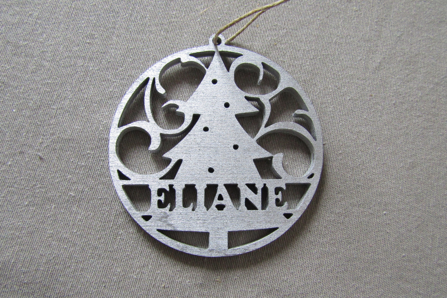 Ornament met naam en kerstboom